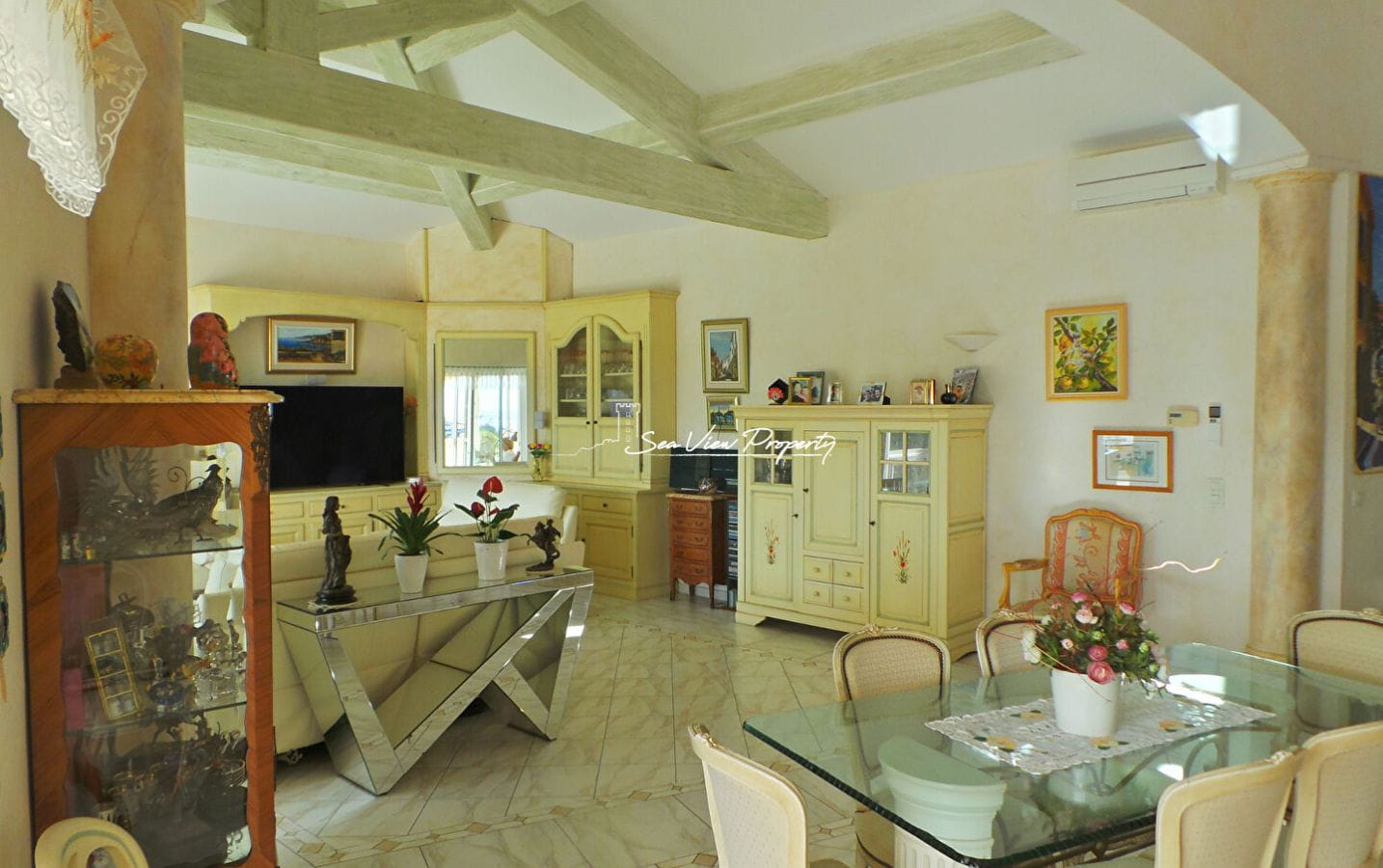 VILLA 225M² 7 PIECES VUE MER, PISCINE ET GARAGE, DANS UN DOMAINE PRIVE DES ISSAMBRES Image 4