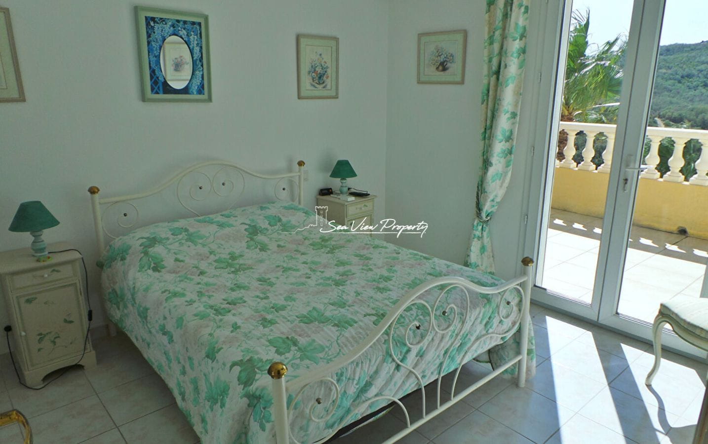 VILLA 225M² 7 PIECES VUE MER, PISCINE ET GARAGE, DANS UN DOMAINE PRIVE DES ISSAMBRES Image 6