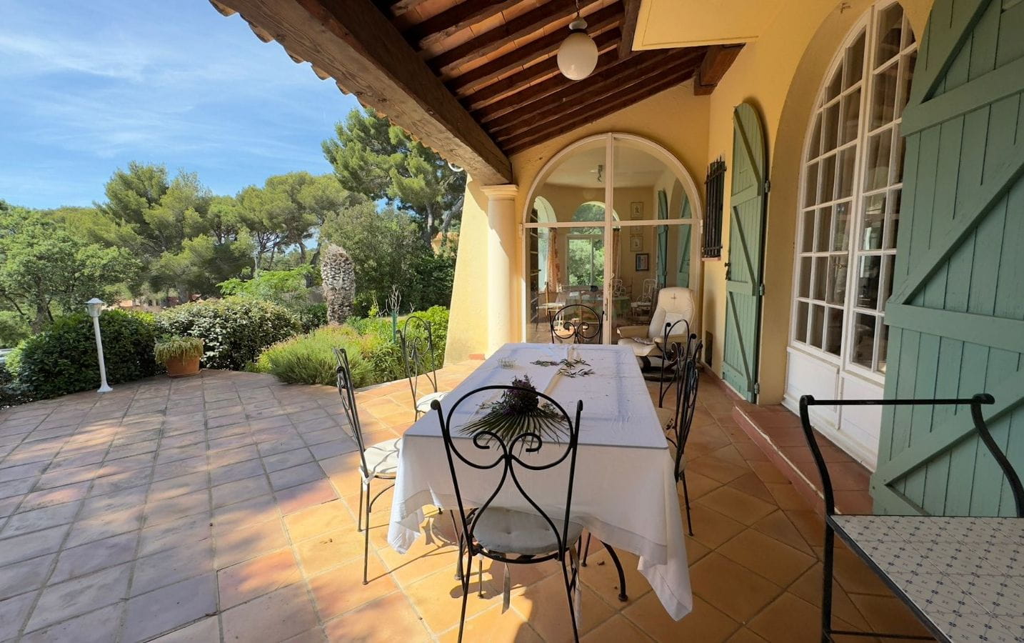 VILLA VUE MER 220M² AVEC 5 CHAMBRES, PISCINE, PROCHE DES PLAGES DE SAINTE MAXIME Image 8
