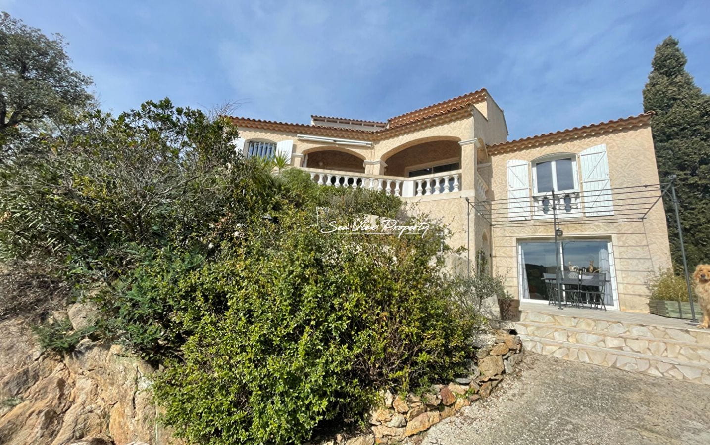 VILLA VUE MER 7 PIECES 152M² AVEC 3 CHAMBRES DANS UN DOMAINE À 800M DES PLAGES DES ISSAMBRES Image 6