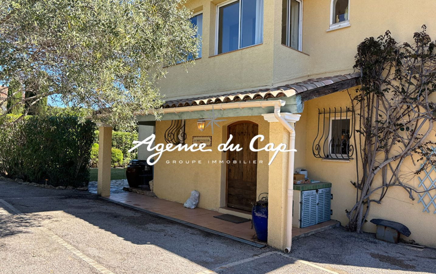 À VENDRE VILLA AVEC 5 CHAMBRES VUE MER, SITUÉE DANS UN DOMAINE PRIVÉ PROCHE DES PLAGES DES ISSAMBRES Image 13