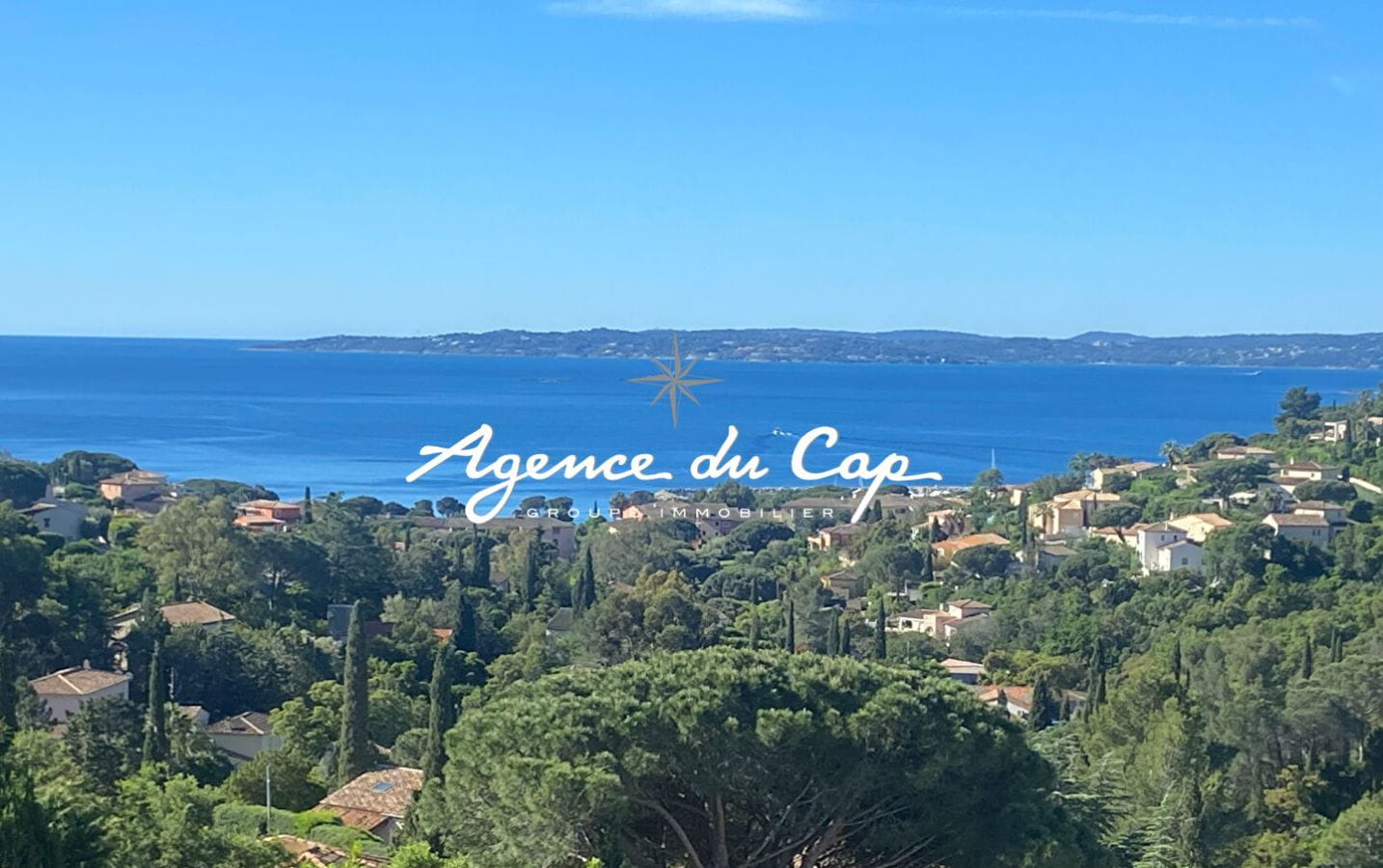 À VENDRE VILLA DE 148 M² AVEC PISCINE 5 CHAMBRES, POOL HOUSE, GARAGE ET VUE MER AUX ISSAMBRES Image 1