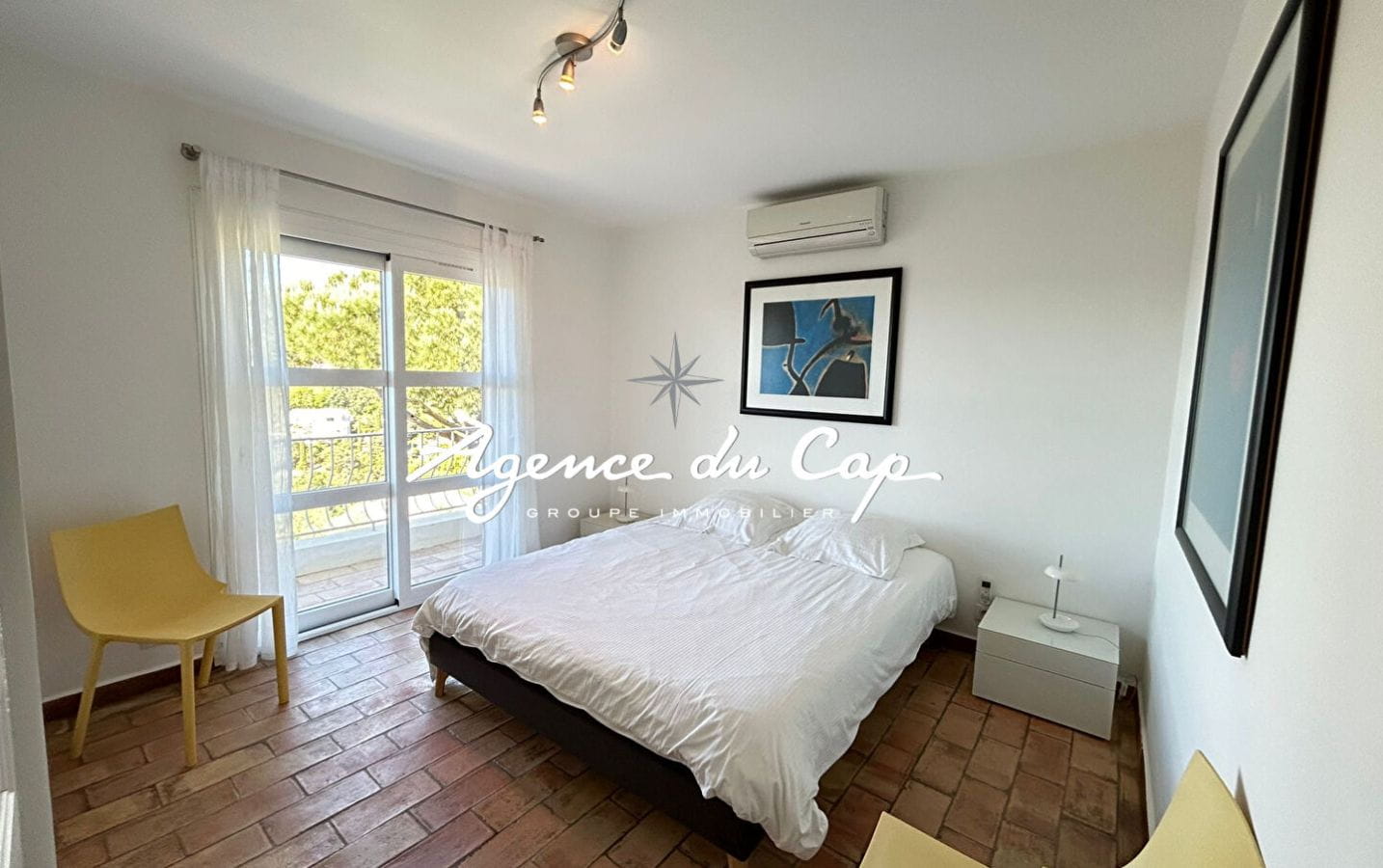 À VENDRE VILLA DE 148 M² AVEC PISCINE 5 CHAMBRES, POOL HOUSE, GARAGE ET VUE MER AUX ISSAMBRES Image 14