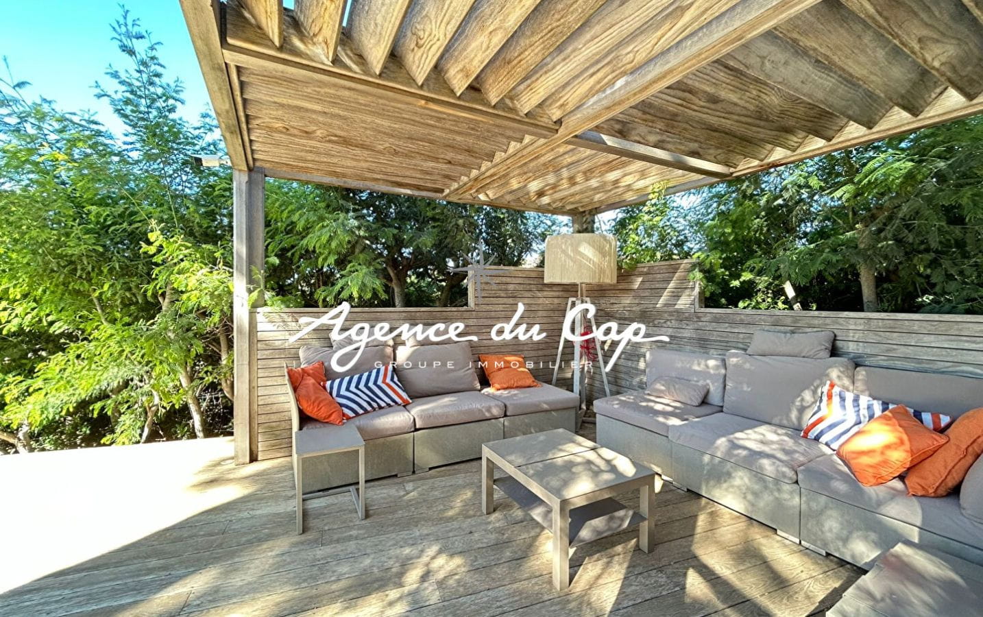 À VENDRE VILLA DE 148 M² AVEC PISCINE 5 CHAMBRES, POOL HOUSE, GARAGE ET VUE MER AUX ISSAMBRES Image 6