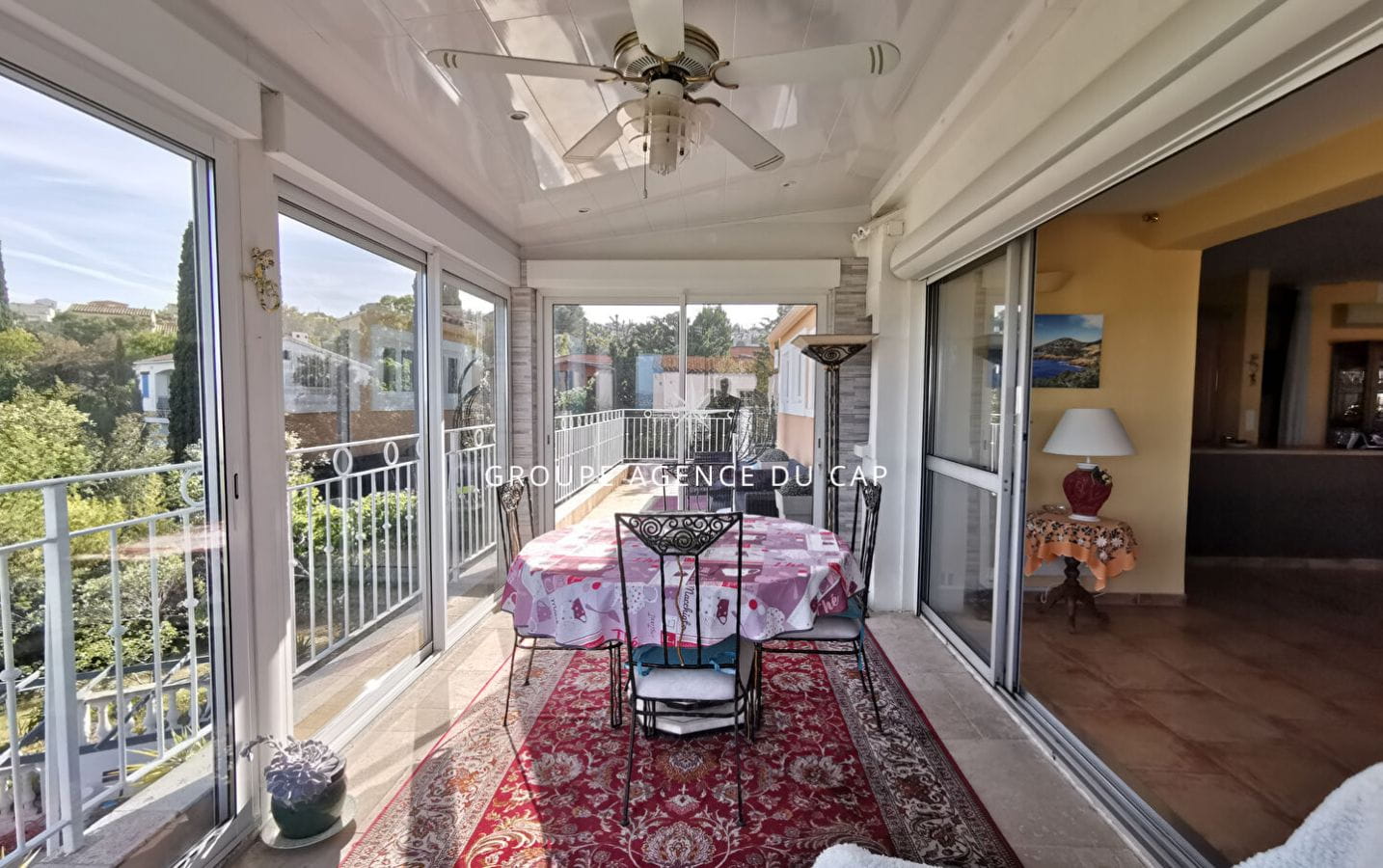 À VENDRE VILLA 5 CHAMBRES AVEC VUE MER PROCHE CENTRE VILLE AVEC PISCINE ET GARAGE DOUBLE, À SAINT AYGULF Image 4