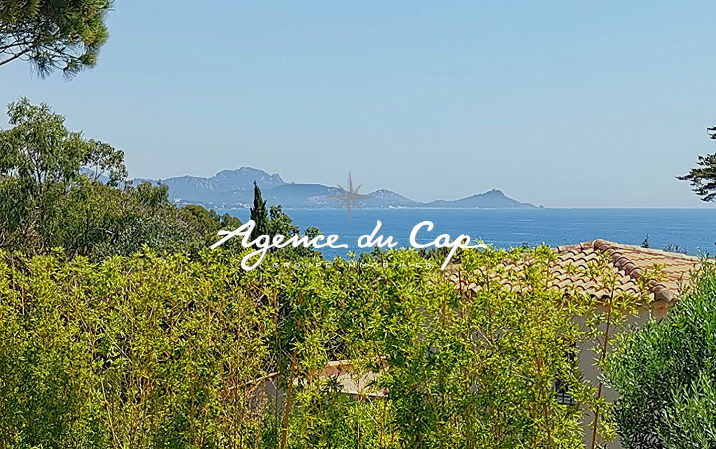 VILLA CONTEMPORAINE DE 276 M² AVEC VUE MER, 4 SUITES, SÉJOUR DE 110 M², PISCINE ET GARAGE, PROCHE MER ET CENTRE-VILLE DE SAINT-AYGULF Image 3