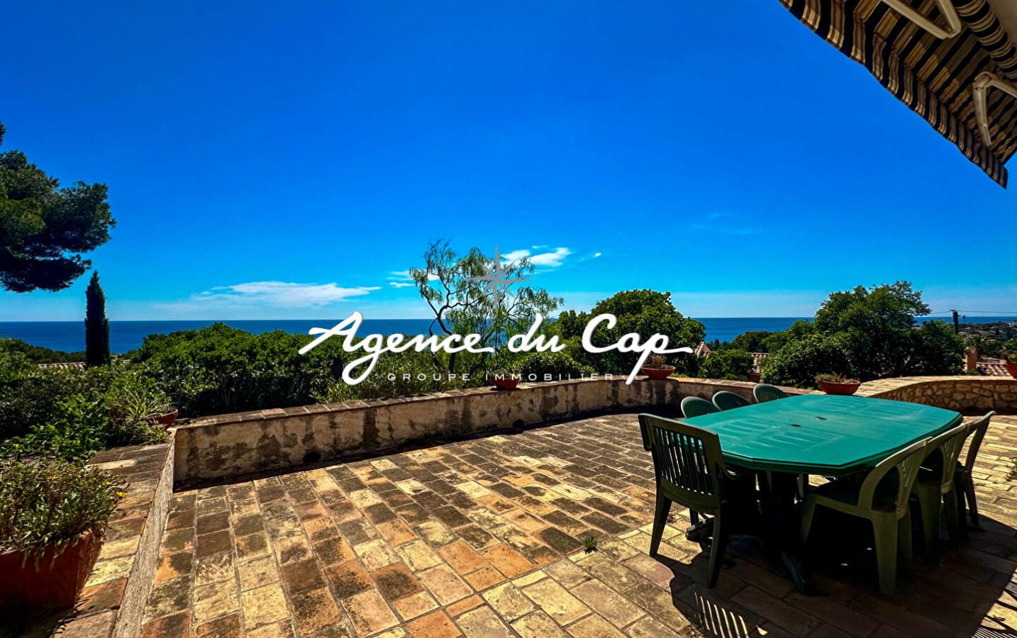 À VENDRE VILLA « BEAUMONT » AVEC VUE MER PANORAMIQUE SUR UN TERRAIN DE PLUS DE 2000 M², À QUELQUES PAS DES PLAGES DES ISSAMBRES Image 10