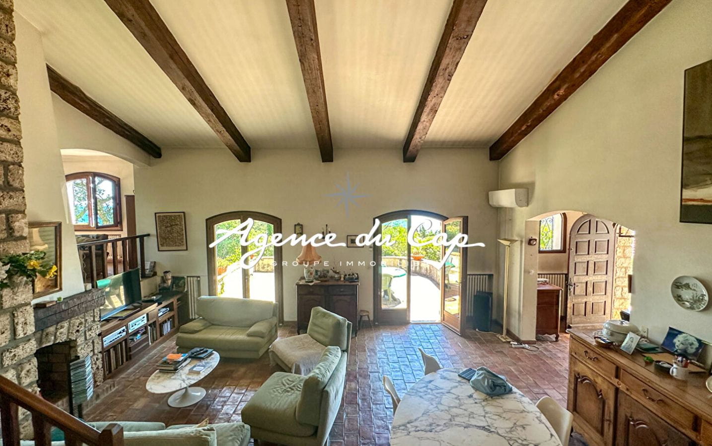 À VENDRE VILLA « BEAUMONT » AVEC VUE MER PANORAMIQUE SUR UN TERRAIN DE PLUS DE 2000 M², À QUELQUES PAS DES PLAGES DES ISSAMBRES Image 7