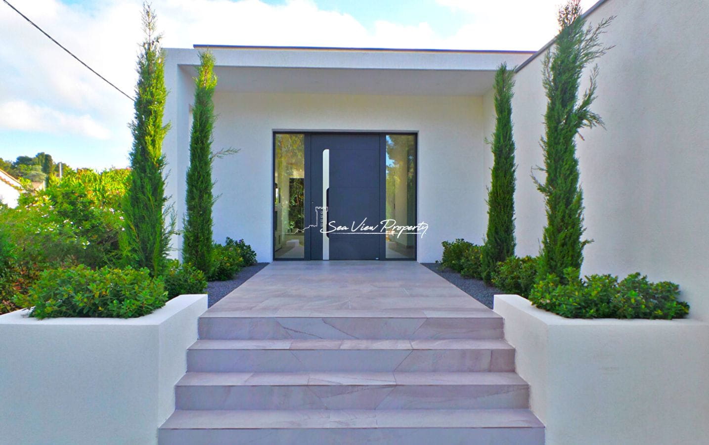 Villa Contemporaine De 276m² Avec Vue Mer – 4 Suites – Sejour 110m² – Piscine Et Garage – Mer Et Centre Ville A Pied – Saint Aygulf Image 4