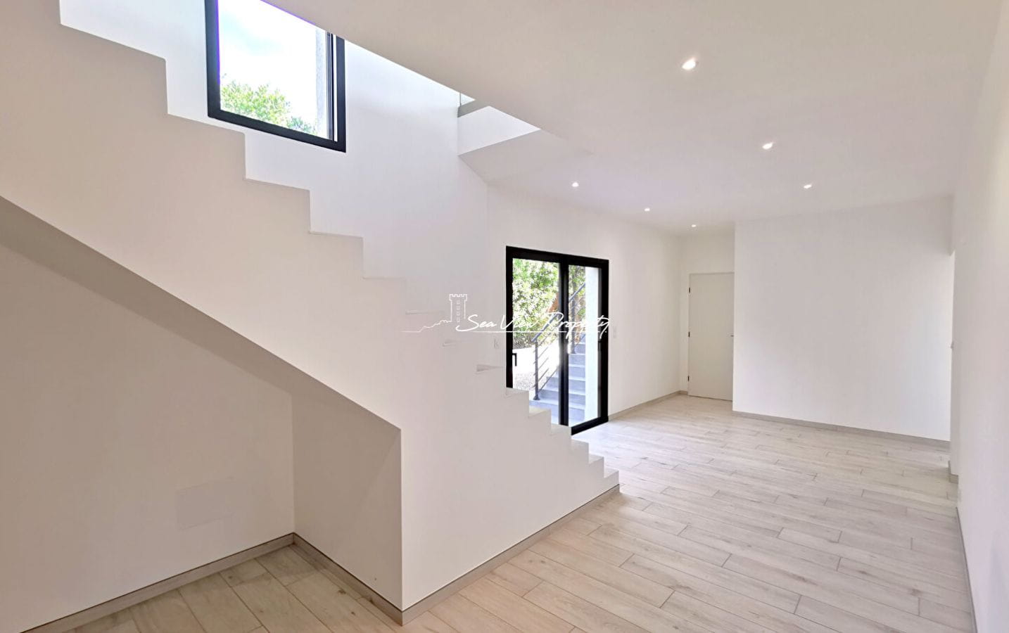 Villa Contemporaine De 276m² Avec Vue Mer – 4 Suites – Sejour 110m² – Piscine Et Garage – Mer Et Centre Ville A Pied – Saint Aygulf Image 6