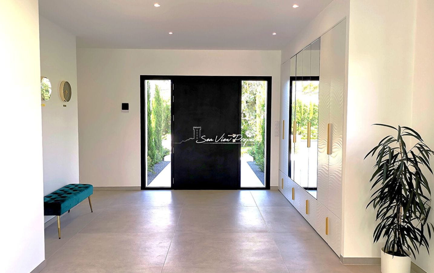 VILLA CONTEMPORAINE VUE MER DE 276M² AVEC VUE MER 4 SUITES SEJOUR 110M² PISCINE ET GARAGE, MER ET CENTRE VILLE A PIED  SAINT AYGULF Image 4