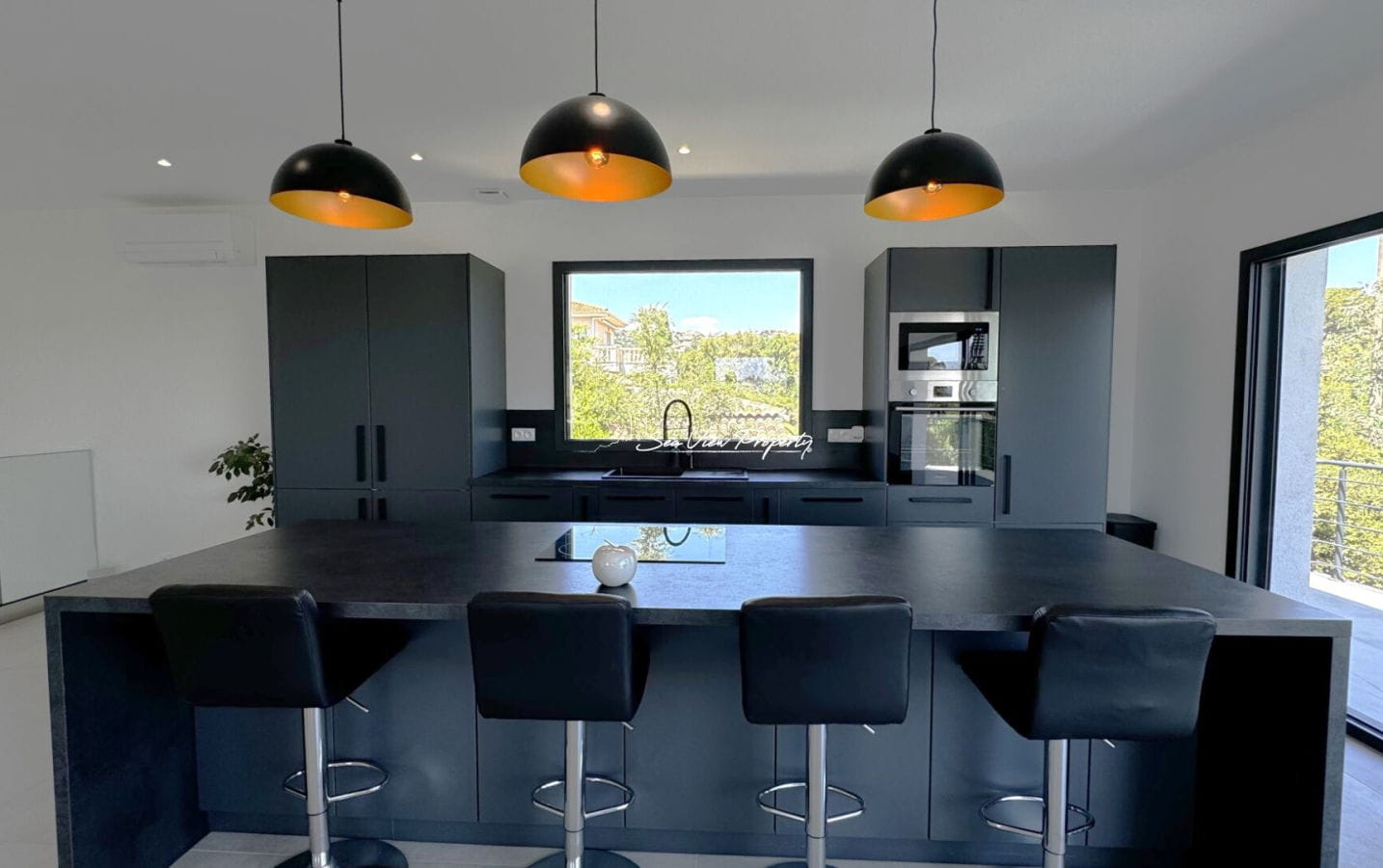 VILLA CONTEMPORAINE VUE MER DE 276M² AVEC VUE MER 4 SUITES SEJOUR 110M² PISCINE ET GARAGE, MER ET CENTRE VILLE A PIED  SAINT AYGULF Image 7