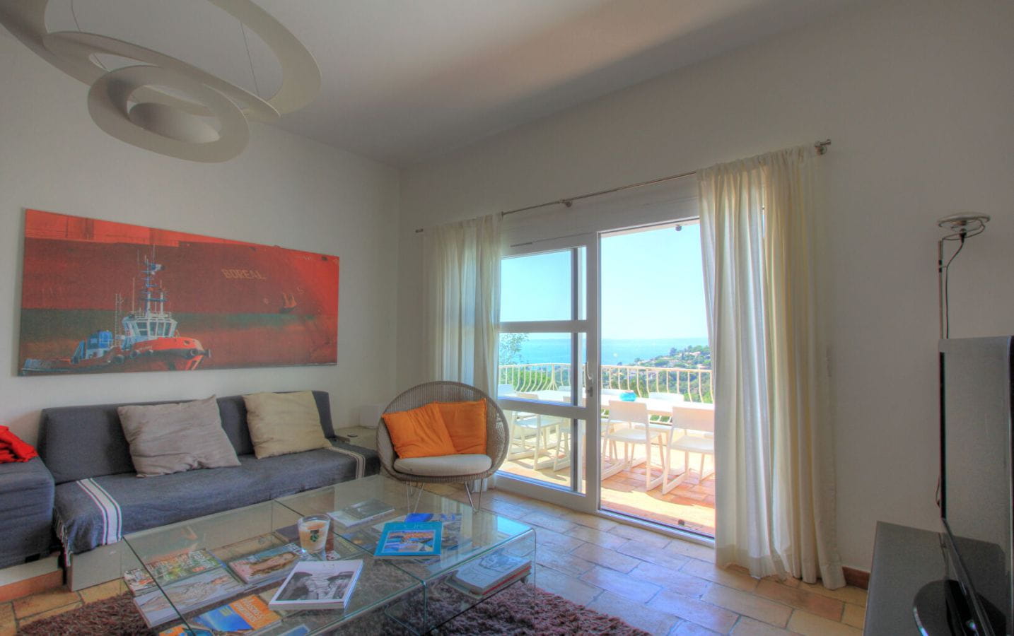 VILLA ENTIEREMENT RENOVEE AVEC 5 CHAMBRES, VUE MER SUR LE GOLFE DE SAINT TROPEZ, PISCINE AUX ISSAMBRES Image 6