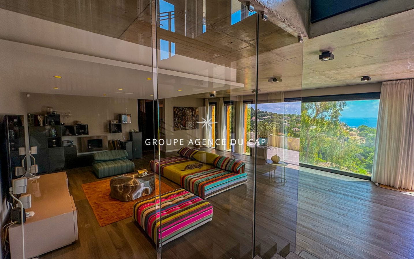 FOR SALE CONTEMPORARY VILLA SEA VIEW SWIMMING POOL POOL HOUSE EN SUITE BEDROOMS LES ISSAMBRES Image 3