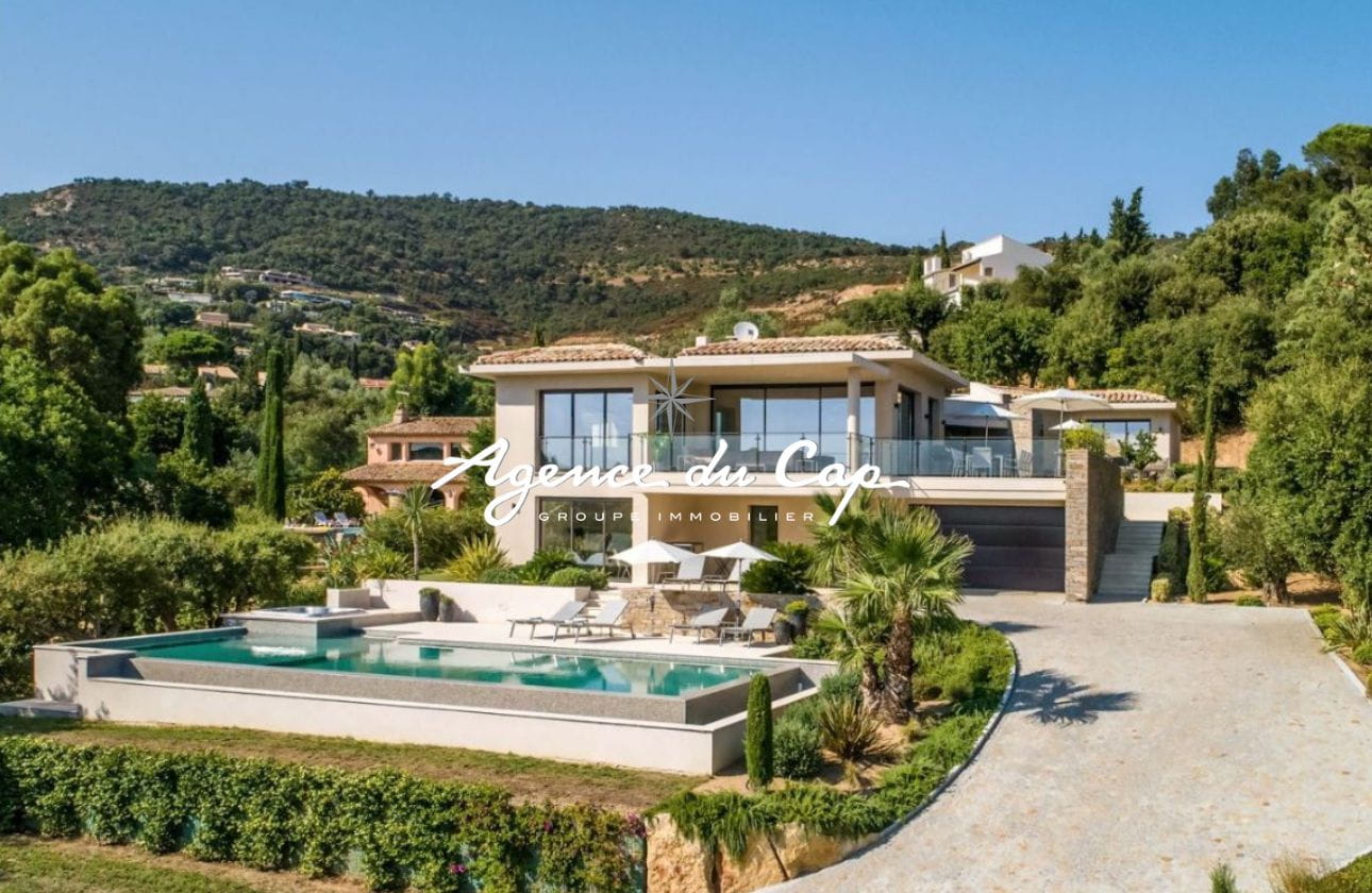 CONTEMPORARY VILLA FOR SALE 292 M2 SEA VIEW IN GRIMAUD Image 0
