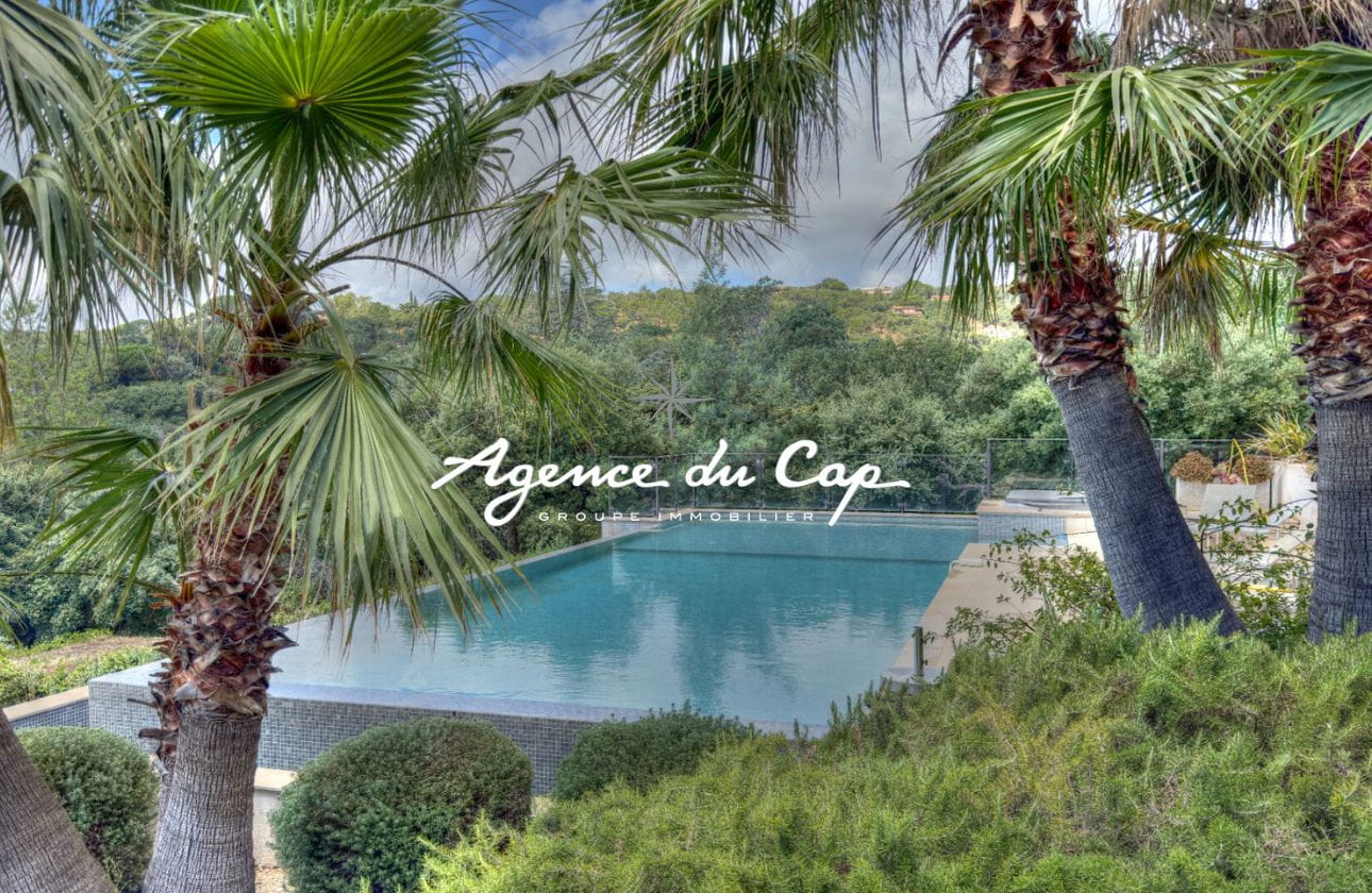 CONTEMPORARY VILLA FOR SALE 292 M2 SEA VIEW IN GRIMAUD Image 2