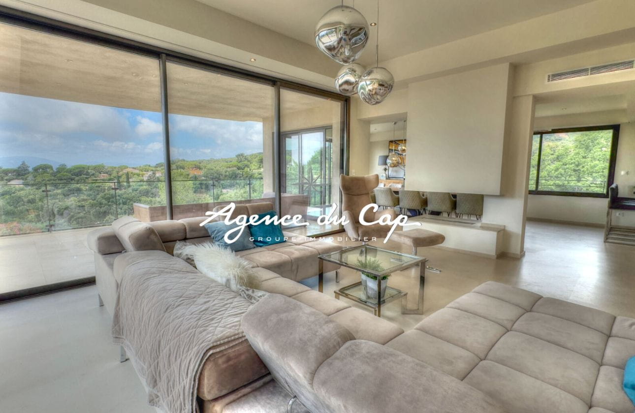 CONTEMPORARY VILLA FOR SALE 292 M2 SEA VIEW IN GRIMAUD Image 3