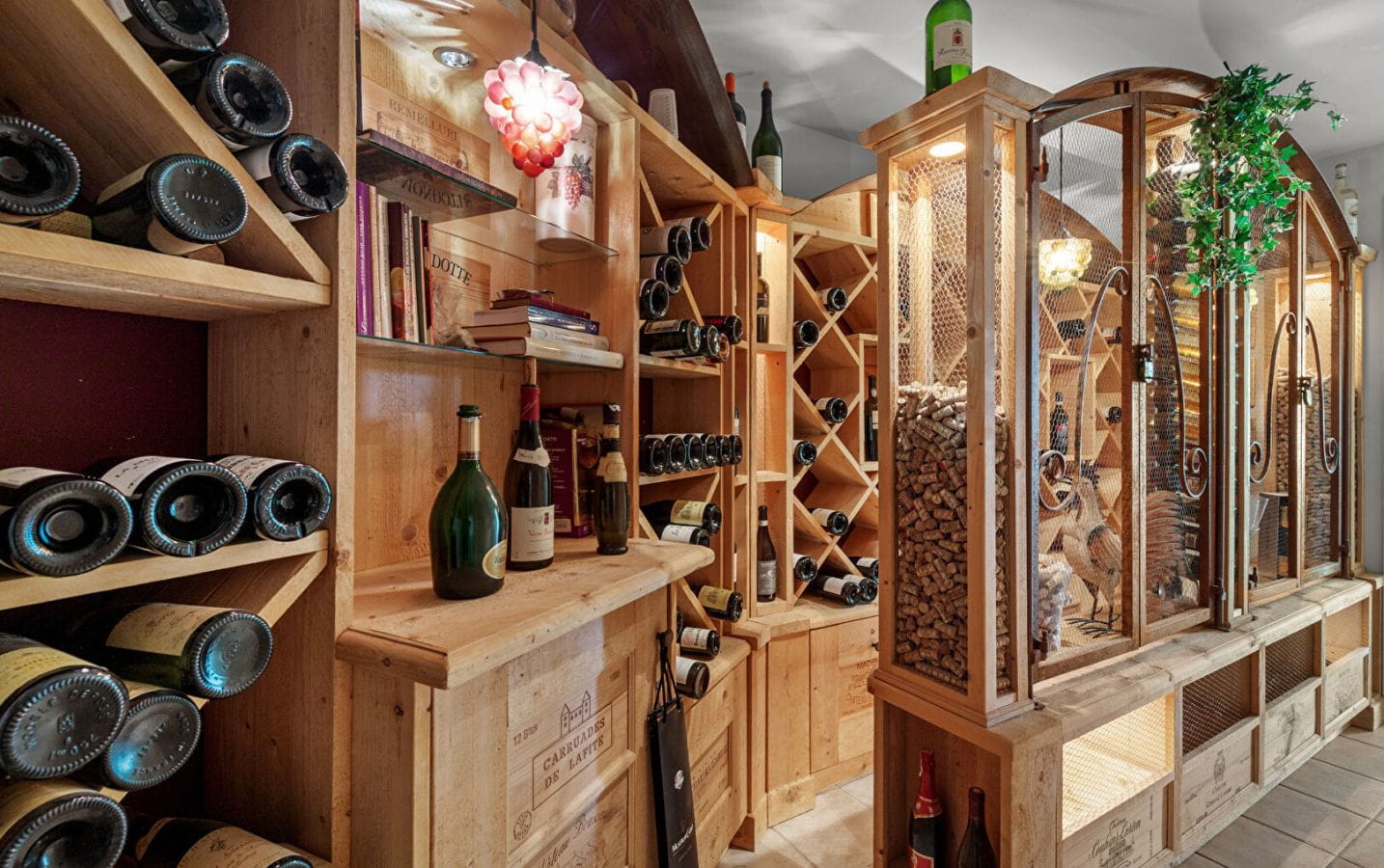 PRESTIGE RESIDENCE – SAINTE-MAXIME – APPROXIMATELY 216m2 – EXCEPTIONAL SEA VIEW Image 4