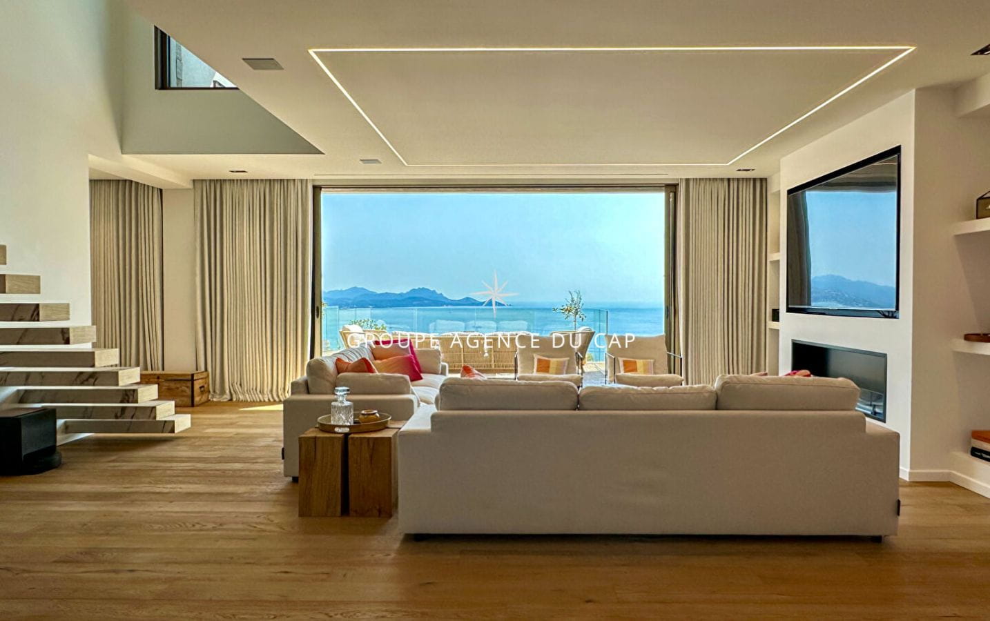 Prestigious residence Les Issambres 6 room(s) 350 m2 Image 2