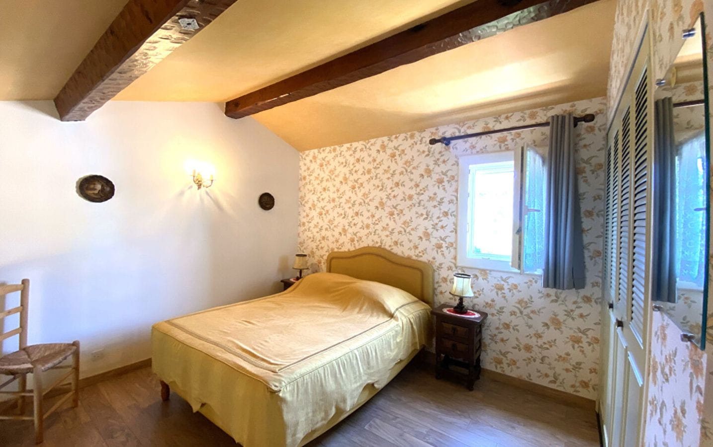 APPARTEMENT 2 PIECES LES ISSAMBRES TERRASSE VUE MER Image 3