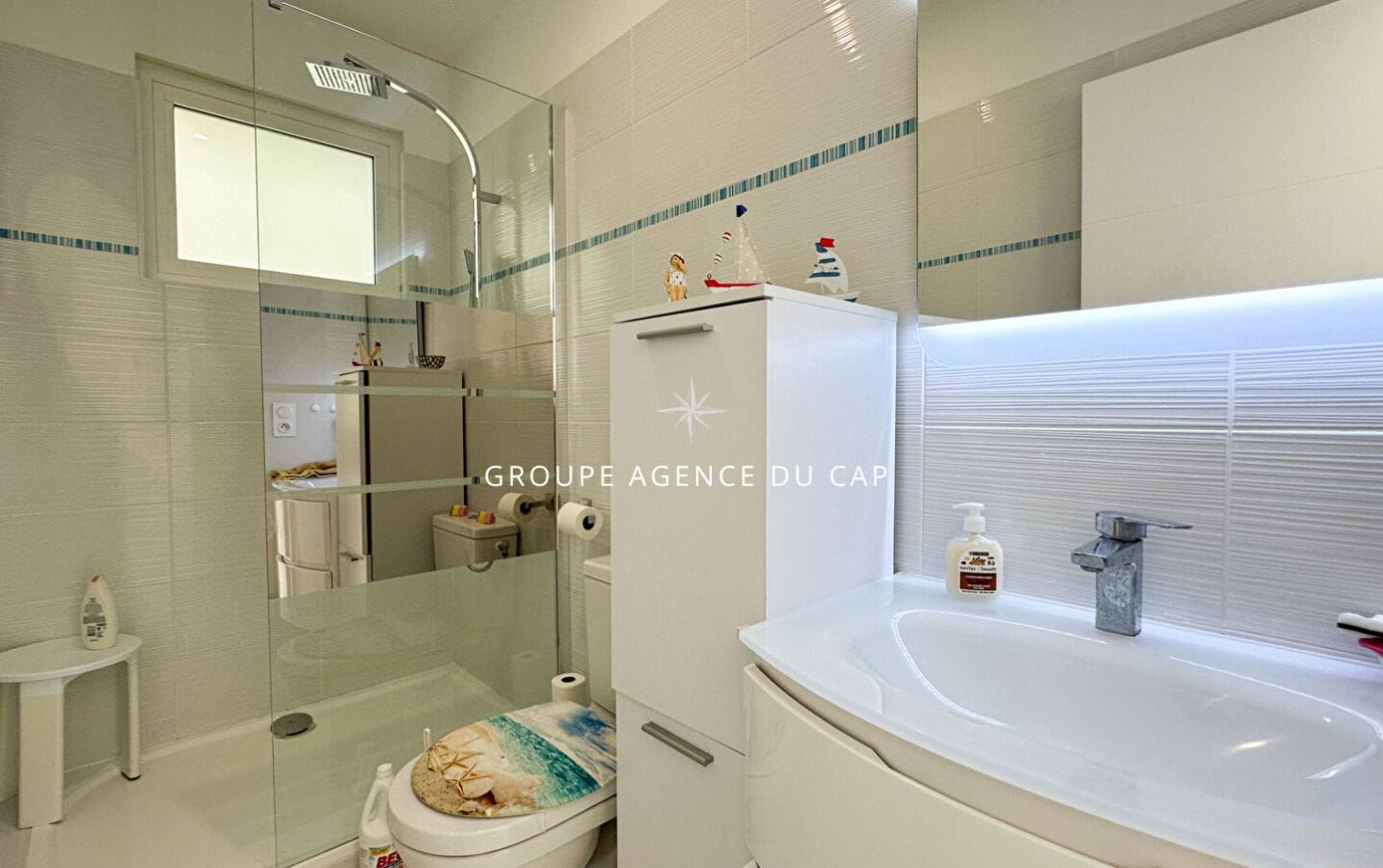 À VENDRE VILLA 4 PIÈCES AVEC VUE MER ET STUDIO INDÉPENDANT, 15MIN A PIED DU CENTRE VILLE DE SAINT AYGULF Image 14