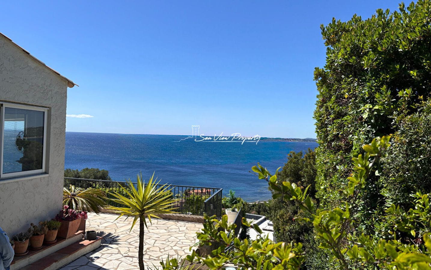 VILLA VUE MER PANORAMIQUE AVEC 4 CHAMBRES, PISCINE,  GARAGE LES ISSAMBRES Image 1