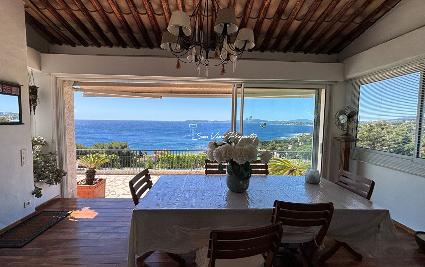 VILLA VUE MER PANORAMIQUE AVEC 4 CHAMBRES, PISCINE,  GARAGE LES ISSAMBRES Image 3