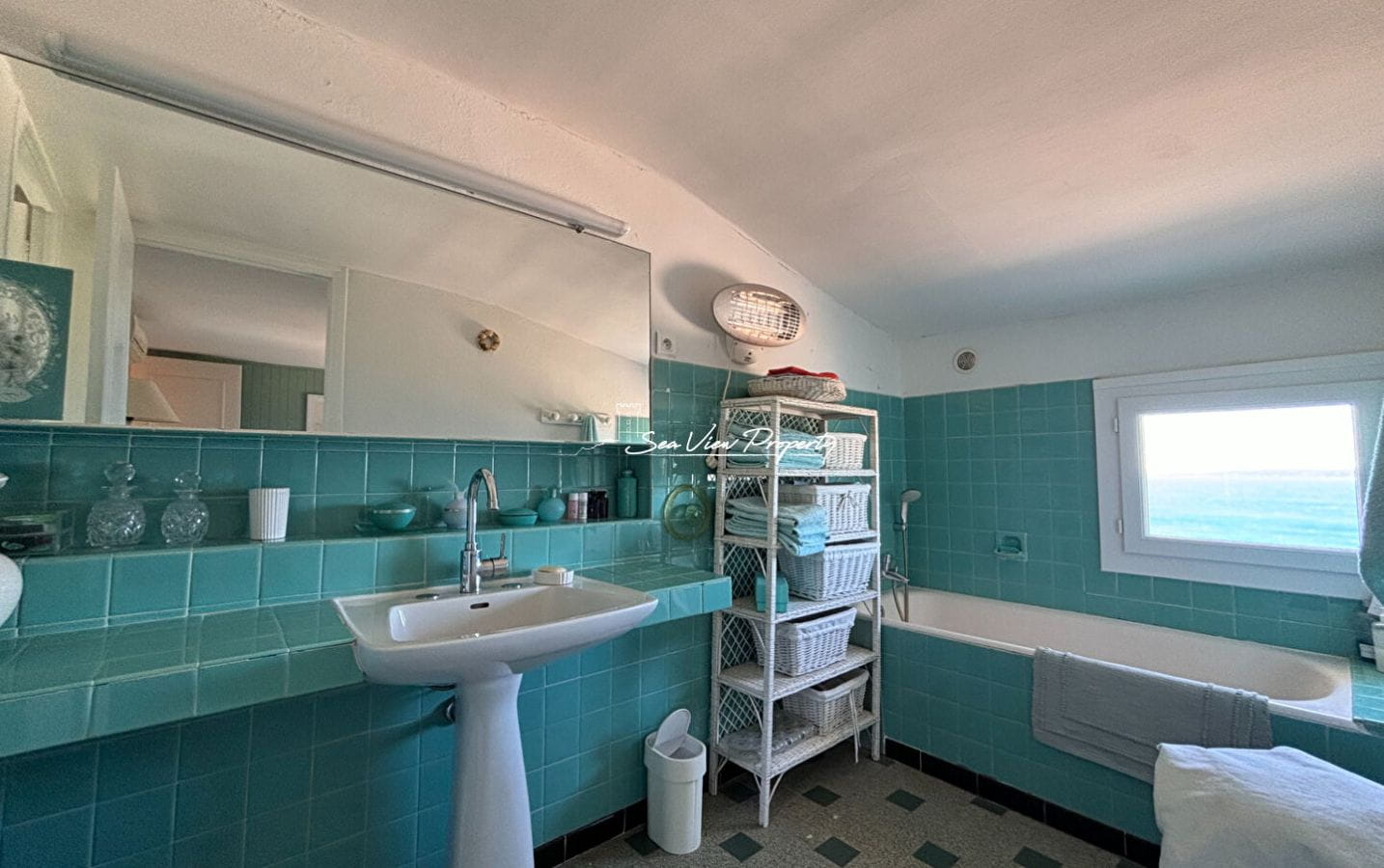 VILLA VUE MER PANORAMIQUE AVEC 4 CHAMBRES, PISCINE,  GARAGE LES ISSAMBRES Image 7