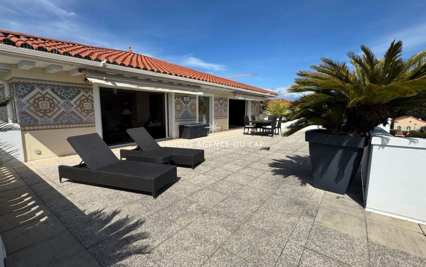 APPARTEMENT ROOF TOP 4 PIÈCES AVEC VUE MER ET PISCINE DANS RÉSIDENCE, PROCHE DU CENTRE ET DES CRIQUES DE SAINT-AYGULF Image 3