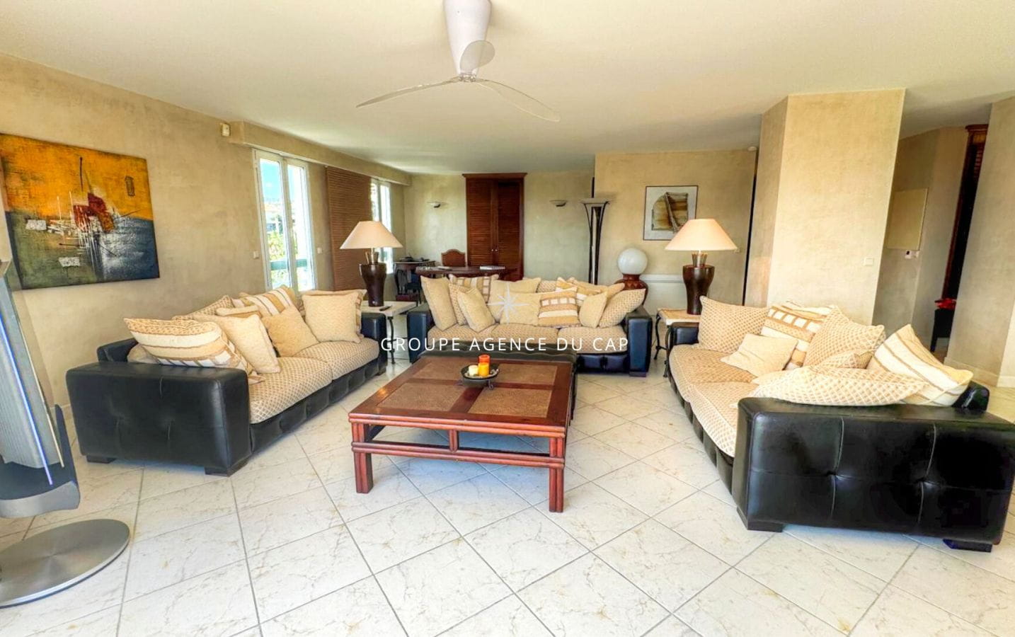 APPARTEMENT ROOF TOP 4 PIÈCES AVEC VUE MER ET PISCINE DANS RÉSIDENCE, PROCHE DU CENTRE ET DES CRIQUES DE SAINT-AYGULF Image 4