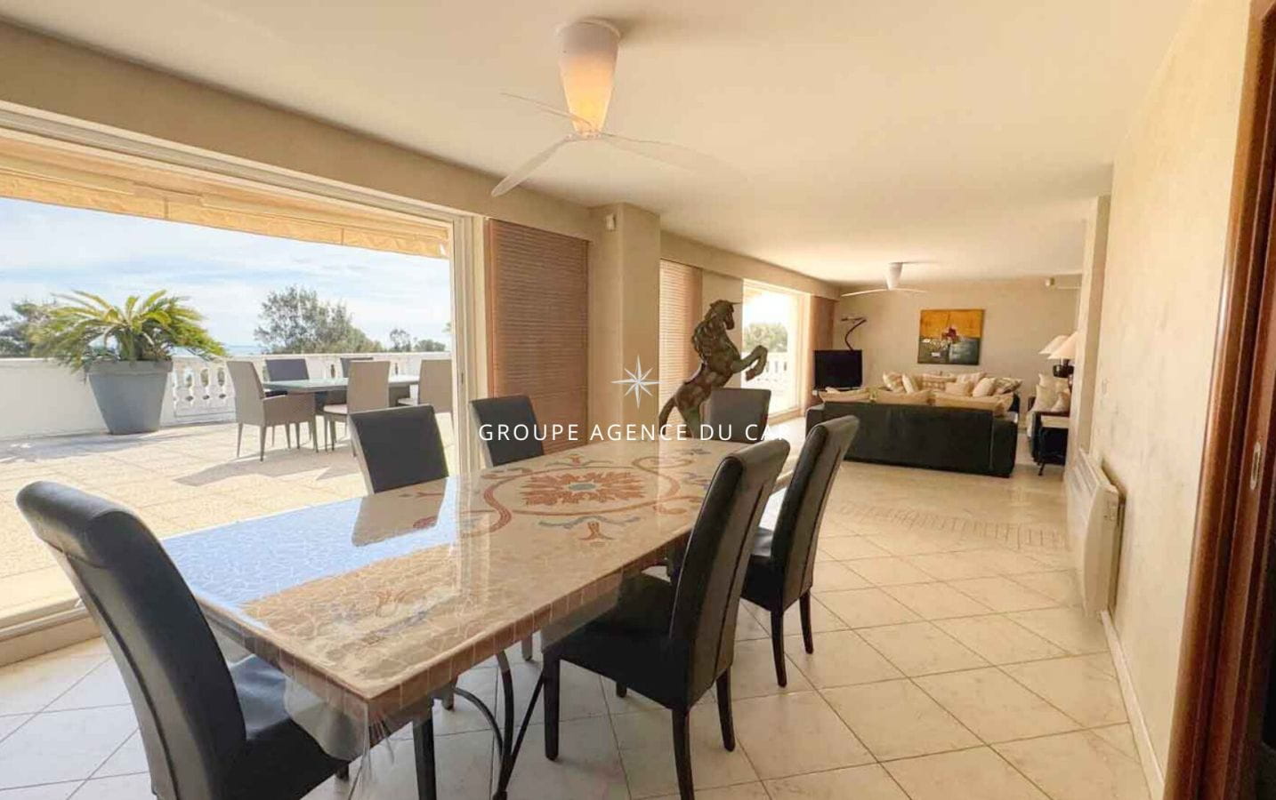 APPARTEMENT ROOF TOP 4 PIÈCES AVEC VUE MER ET PISCINE DANS RÉSIDENCE, PROCHE DU CENTRE ET DES CRIQUES DE SAINT-AYGULF Image 5