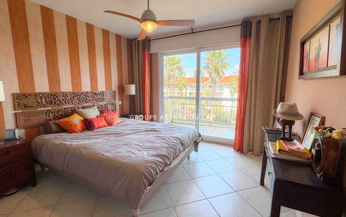 APPARTEMENT ROOF TOP 4 PIÈCES AVEC VUE MER ET PISCINE DANS RÉSIDENCE, PROCHE DU CENTRE ET DES CRIQUES DE SAINT-AYGULF Image 9