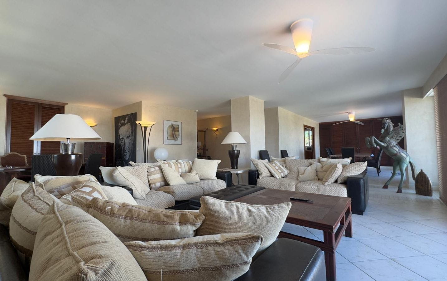 VILLA SUR LE TOIT VUE MER 4 PIECES ET PISCINE DANS LA RESIDENCE, A SAINT AYGULF Image 3