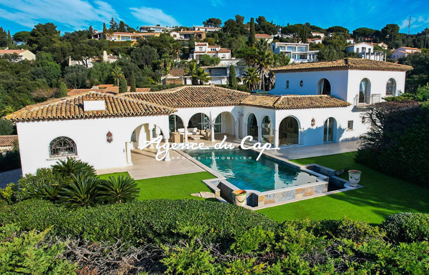 SOUS COMPROMIS VILLA AVEC VUE MER 5 CHAMBRES, A PIEDS DU CENTRE VILLE DES ISSAMBRES Image 1