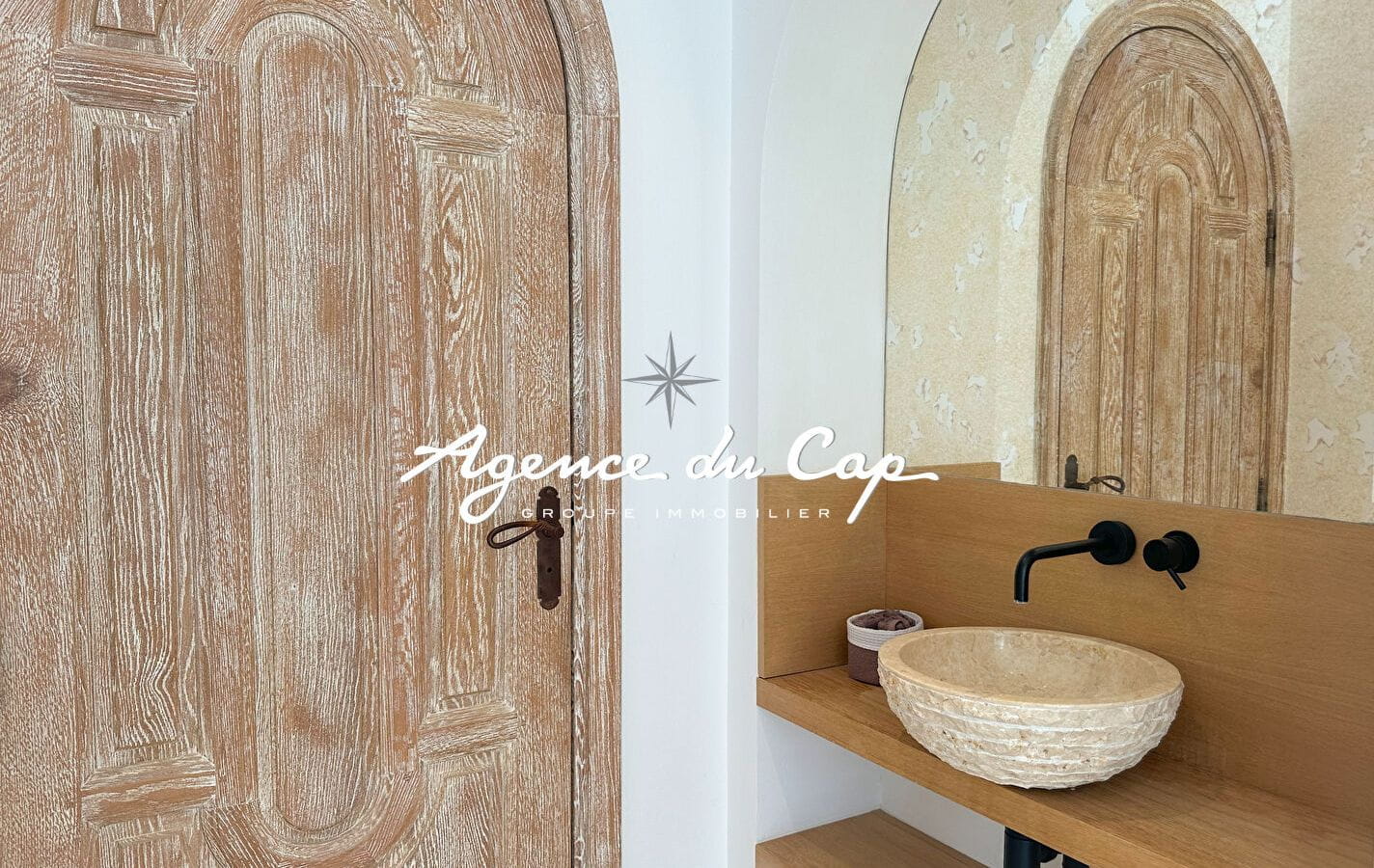 SOUS COMPROMIS VILLA AVEC VUE MER 5 CHAMBRES, A PIEDS DU CENTRE VILLE DES ISSAMBRES Image 11