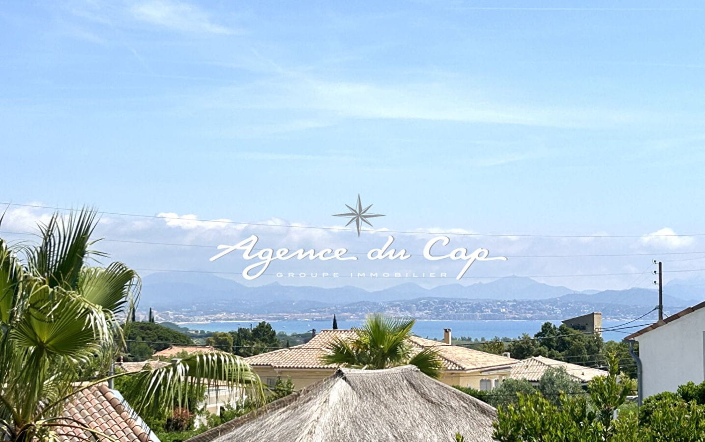 À VENDRE VILLA DE 150M² VUE MER AVEC 4 CHAMBRES, SITUÉE AU CALME DANS LE SECTEUR DE SAINT AYGULF Image 1