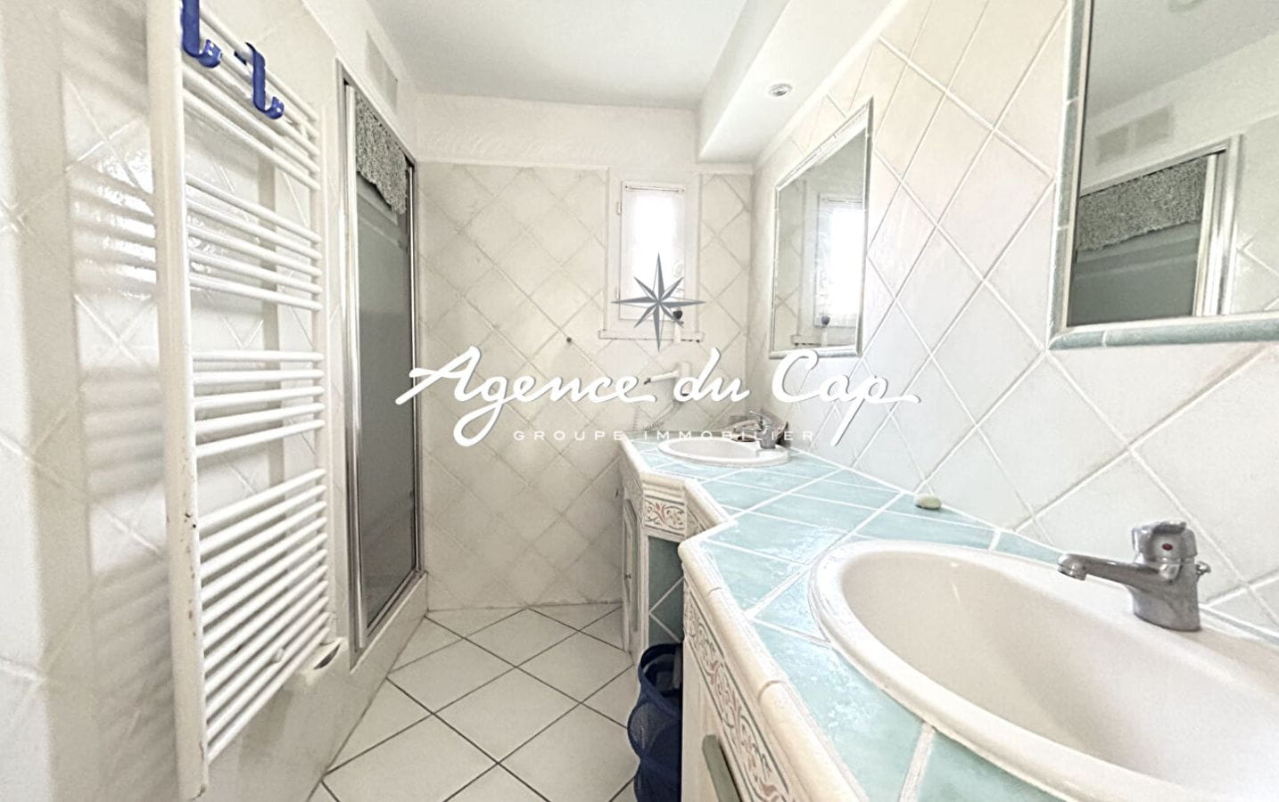 À VENDRE VILLA DE 150M² VUE MER AVEC 4 CHAMBRES, SITUÉE AU CALME DANS LE SECTEUR DE SAINT AYGULF Image 6