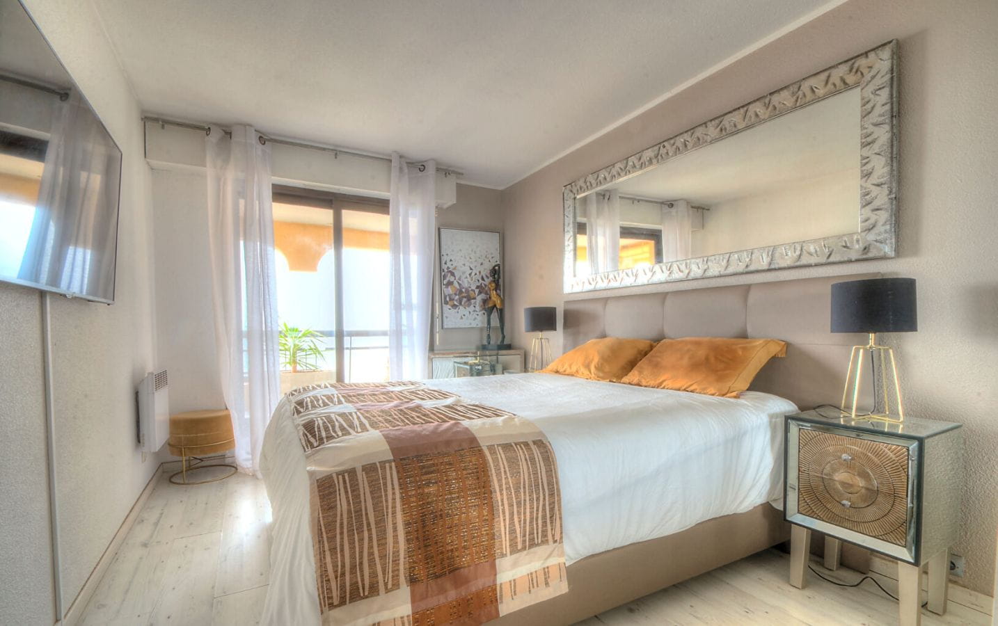 FREJUS PLAGE APPARTEMENT 3 PIECES VUE MER VASTE TERRASSE Image 6