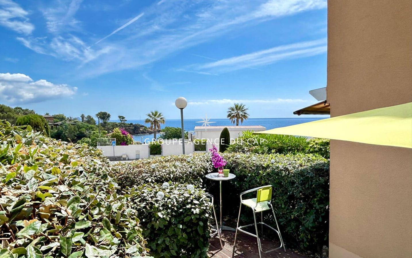 À VENDRE APPARTEMENT T2 À PIED DES PLAGES AVEC VUE MER, À SAINT-AYGULF Image 1