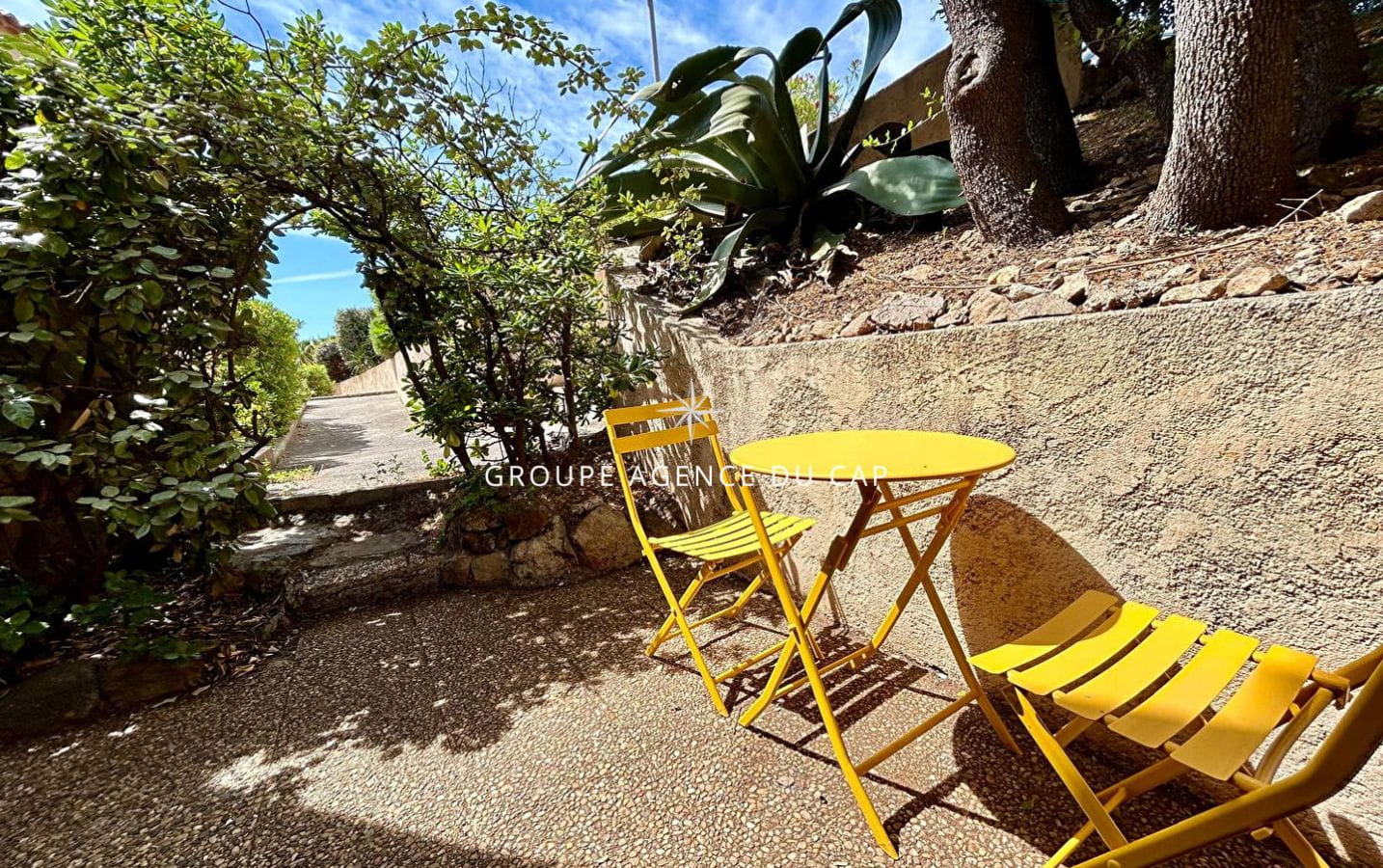 À VENDRE APPARTEMENT T2 À PIED DES PLAGES AVEC VUE MER, À SAINT-AYGULF Image 4