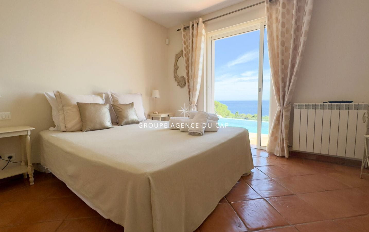 À VENDRE VILLA 8 PIÈCES DE 160M2  MAGNIFIQUE VUE MER PROCHE DE PLAGES SAINTE MAXIME Image 10