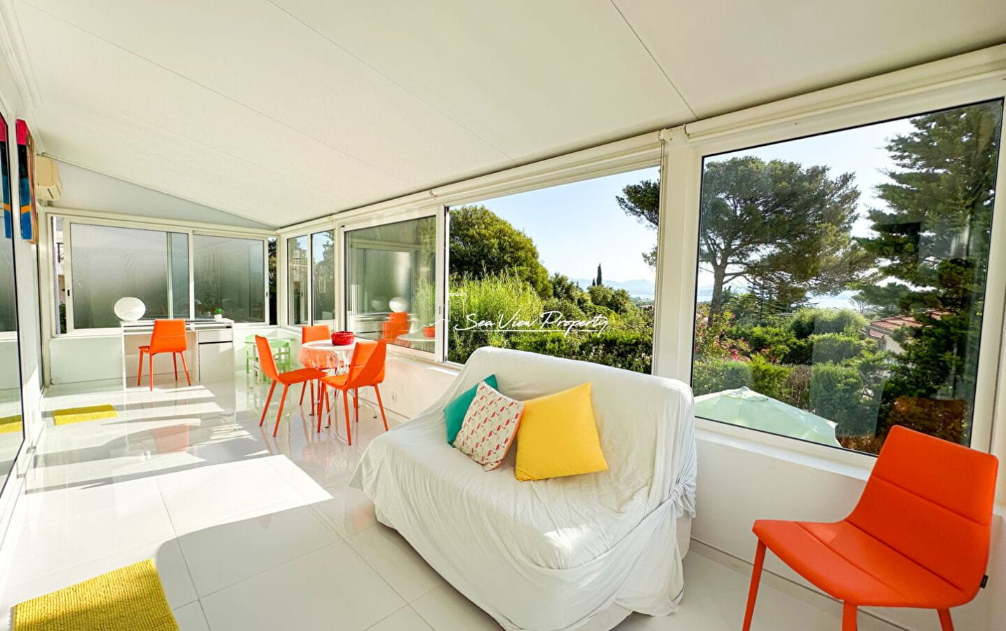 ViLLA 5/6 PIECES AVEC VUE MER ET STUDIO INDEPENDANT, 15MIN A PIED DU CENTRE VILLE, ENTIEREMENT RENOVEE, A SAINT AYGULF Image 3