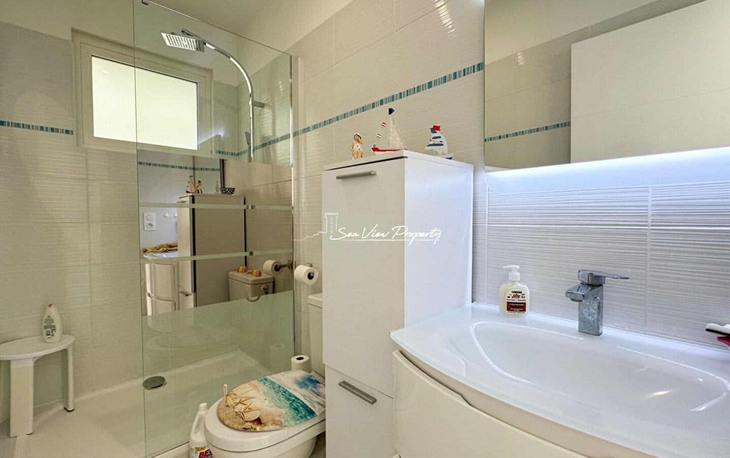 ViLLA 5/6 PIECES AVEC VUE MER ET STUDIO INDEPENDANT, 15MIN A PIED DU CENTRE VILLE, ENTIEREMENT RENOVEE, A SAINT AYGULF Image 6