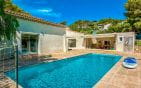 A VENDRE VILLA 6 PIECES 240M2 AVEC PISCINE LES ISSAMBRES A PIED DES PLAGES ET DES COMMERCES Min 2