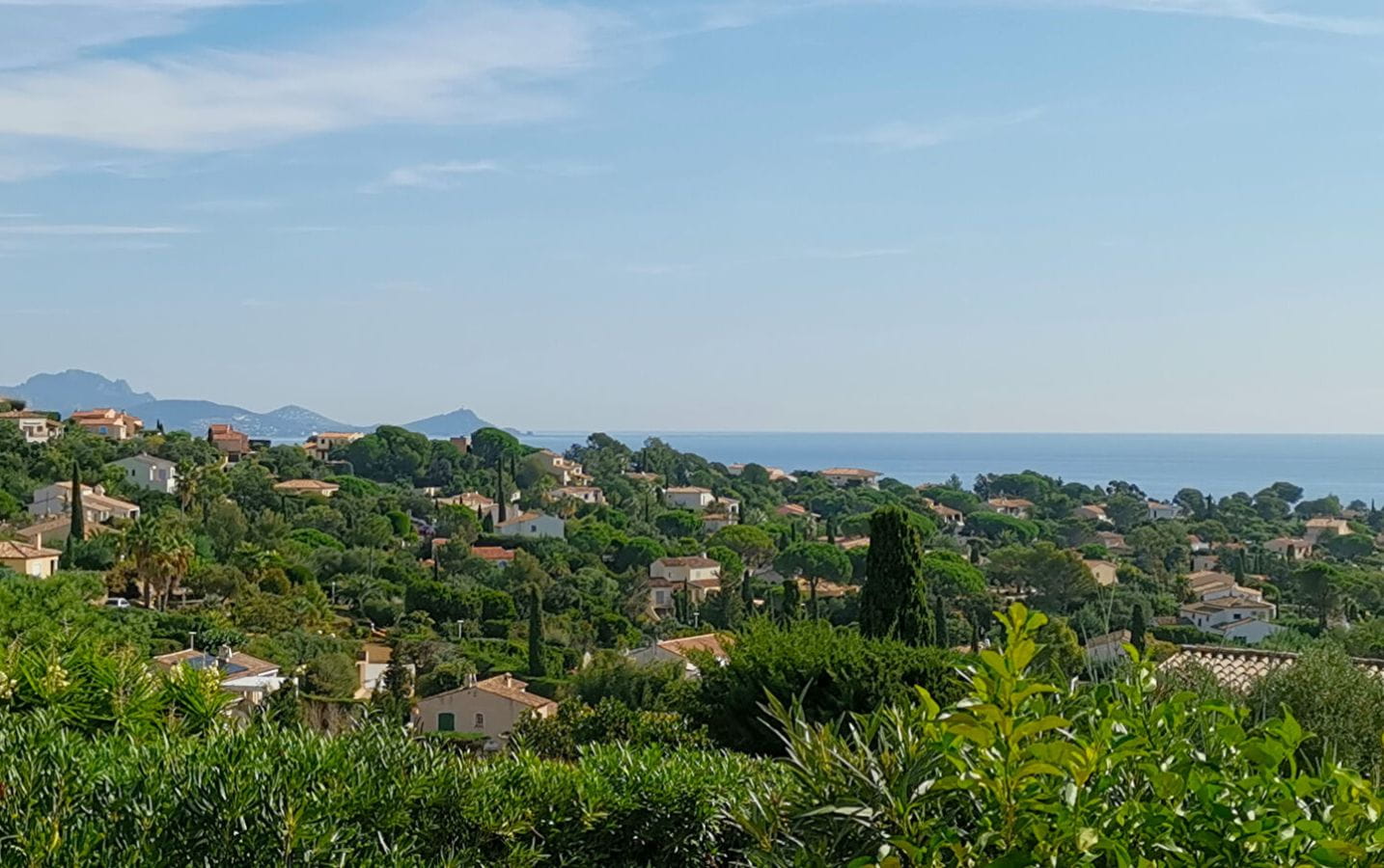 A VENDRE VILLA VUE MER 4 PIECES  2/3 CHAMBRES AVEC TERRASSE JARDIN ET GARAGE AUX ISSAMBRES Image 1
