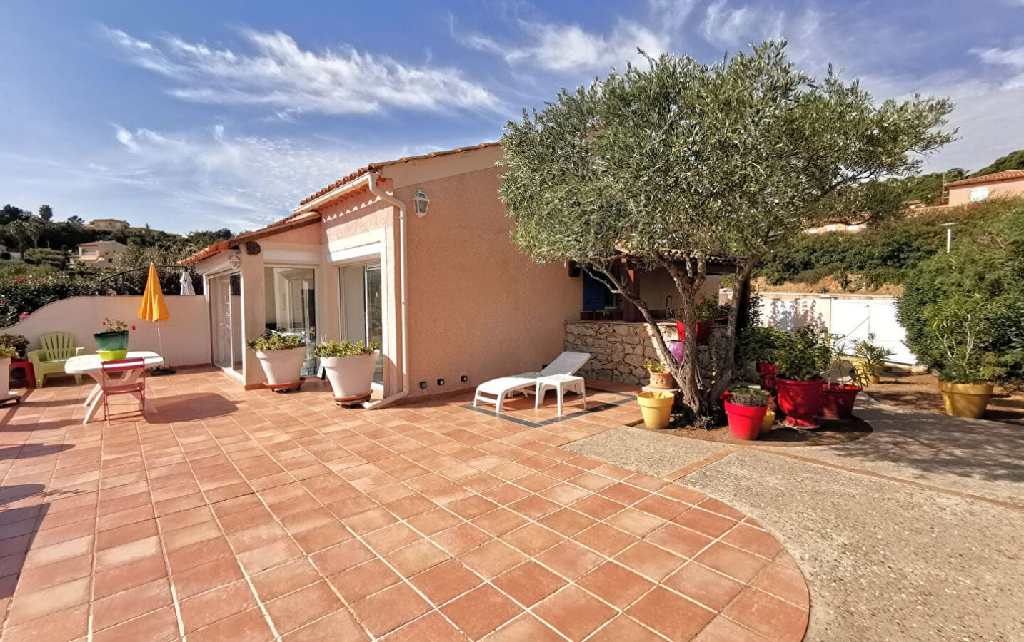 A VENDRE VILLA VUE MER 4 PIECES  2/3 CHAMBRES AVEC TERRASSE JARDIN ET GARAGE AUX ISSAMBRES Image 0
