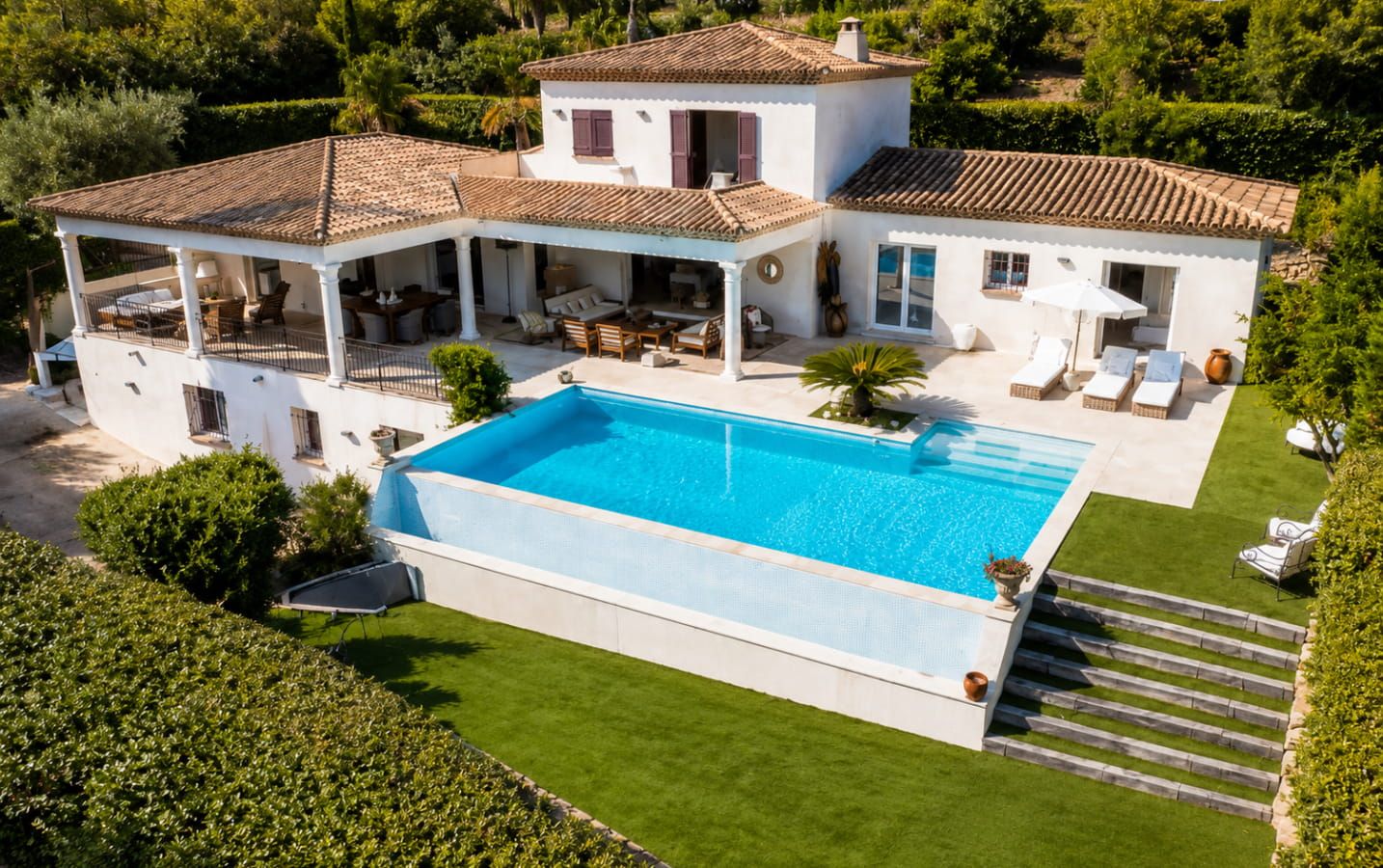 VILLA 7 PIÈCES DE 275M2 AU SEMAPHORE À SAINTE-MAXIME Image 0