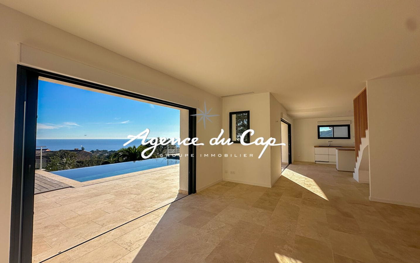 SAINT AYGULF VILLA VUE MER PANORAMIQUE 6 PIECES PISCINE GARAGE 245 m2 Image 10