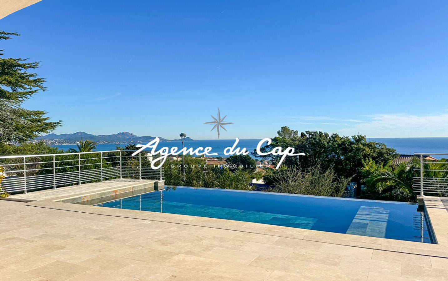 SAINT AYGULF VILLA VUE MER PANORAMIQUE 6 PIECES PISCINE GARAGE 245 m2 Image 11