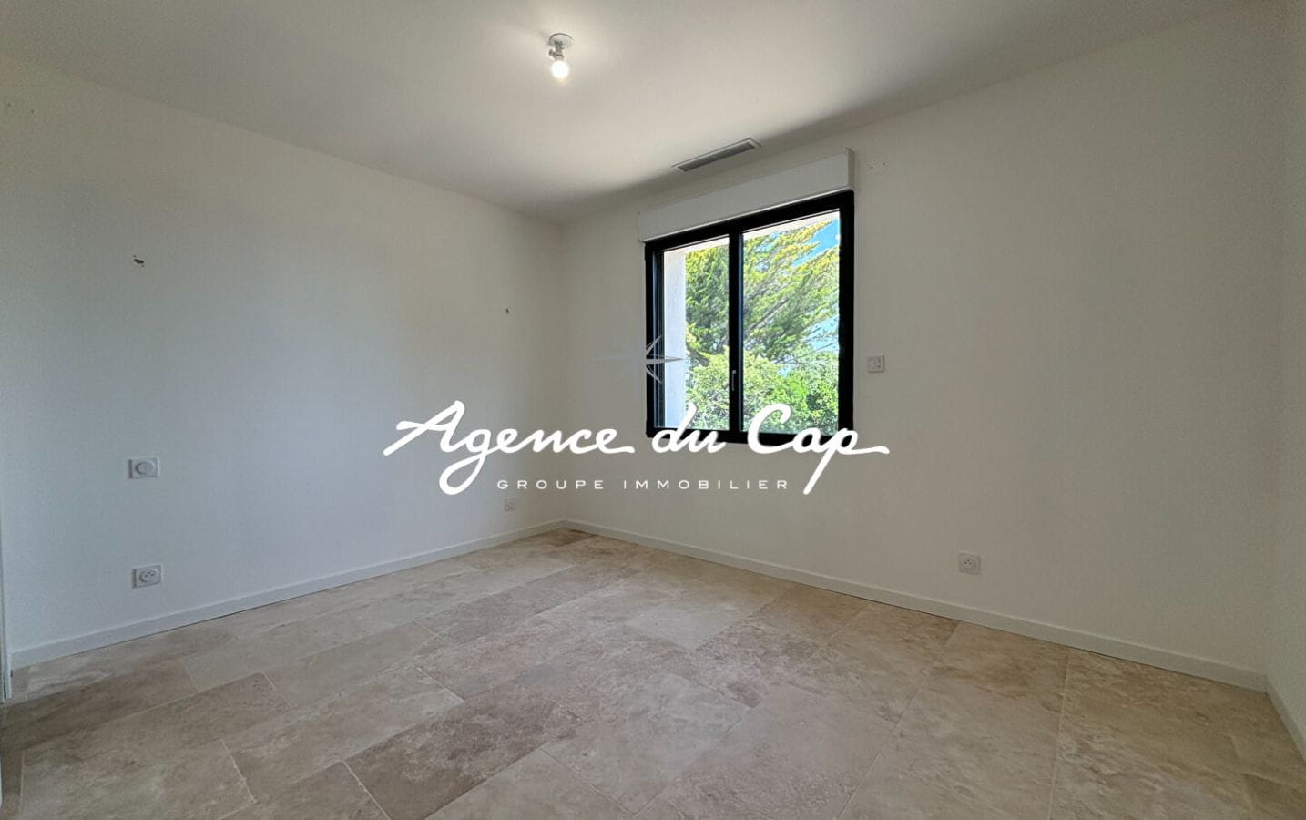 SAINT AYGULF VILLA VUE MER PANORAMIQUE 6 PIECES PISCINE GARAGE 245 m2 Image 5